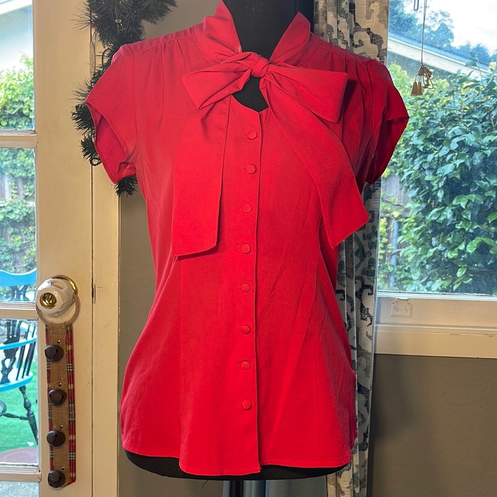 Banana Republic red short sleeve blouse
